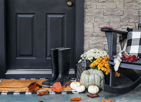 15 Easy DIYs For Instant Autumn Curb Appeal