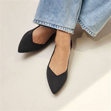 Comfortable Pointed Toe Flat In Black Rothys