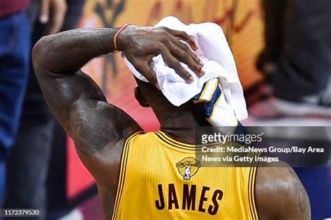 Lebron James Head Photos And Premium High Res Pictures Getty Images