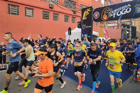 6ª Corrida do Fogo leva mais de duas mil pessoas às ruas de Curitiba