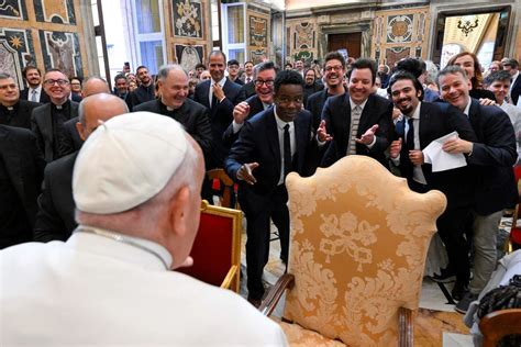 El Papa Francisco Se Reunió Con Whoopi Goldberg Conan O Brien Y Más