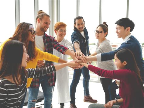 7 Effective Ways To Boost Employee Morale And Motivation In 2022