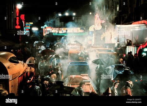 Futuristic Street Scene Blade Runner 1982 Stock Photo Alamy