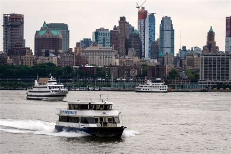 Tourist Boat On The Hudson River New York City Usa Editorial Image