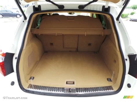 2011 Porsche Cayenne S Hybrid Trunk Photos