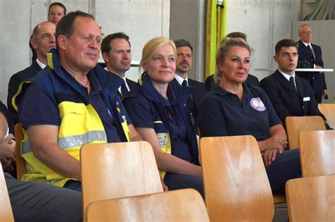 Wiesbadenaktuell Einweihung Der Neuen Feuer Und Rettungswache In