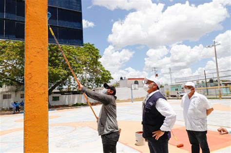 El alcalde Renán Barrera Concha visitó la colonia Ricardo Flores Magón