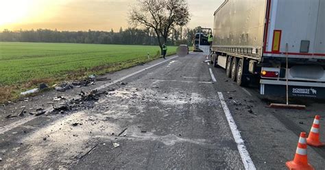 Hromadná nehoda skončila smrťou a ťažkými zraneniami Pri Dunajskej