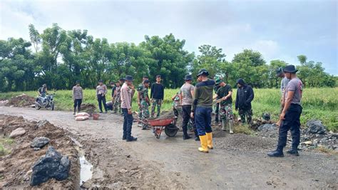 TNI POLRI Dan Masyarakat Sinergi Dalam TMMD Ke 120 TA 2024 Kodim 1403