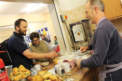 Diocese Of Portsmouth News Sunday Suppers Offers Food Hugs And Smiles