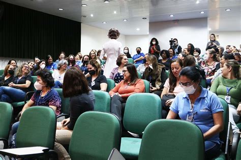 Colaboradoras da FEV são homenageadas pelo Dia das Mães UNIFEV