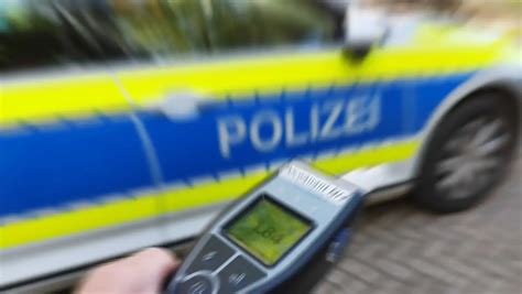 Betrunkene Mutter Verursacht Unfall Mit Baby Im Auto Hoher Sachschaden