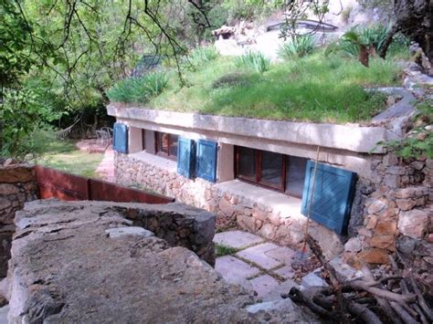 A Bunker Style Underground Home In A Hillside Earth Sheltered Homes Sheltered Housing Building