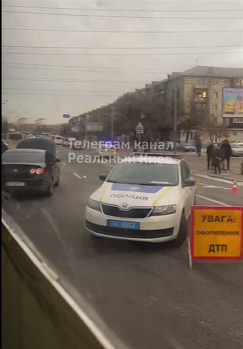 ДТП на Харківському шосе в Києві легковик на великій швидкості збив