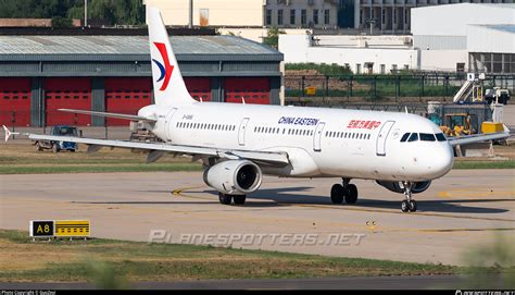 B 6886 China Eastern Airlines Airbus A321 231 Photo By GuoZeyi ID