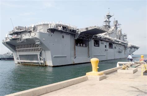 Maritimequest Uss Bonhomme Richard Lhd 6