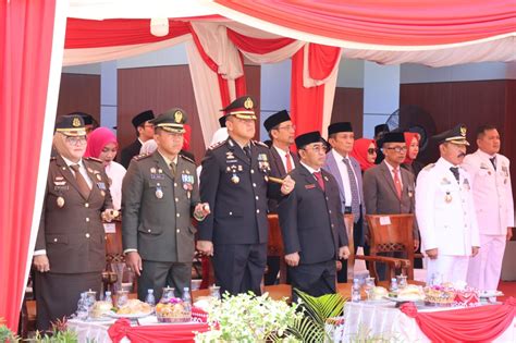 Di Halaman Kantor Bupati Kapolres Gowa Hadiri Upacara Peringatan Hut