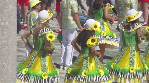 Cortejo lugar do Castelo nas festas de Sto António Freguesia de Fornos