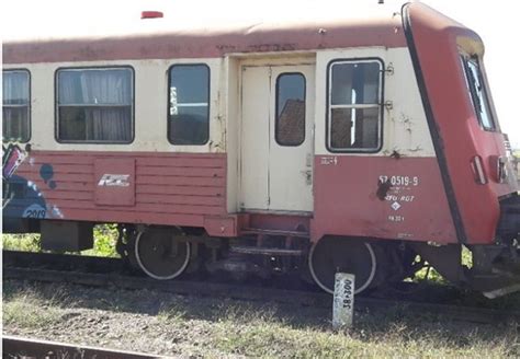 Alte trenuri Regio Călători au fost vândute la licitație pentru fier