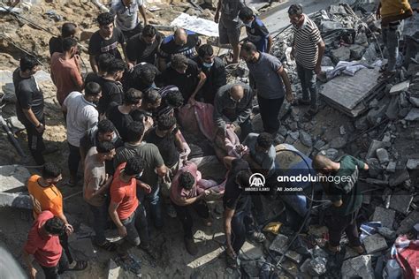 İsrail Gazze nin kuzeyindeki Cibaliya Mülteci Kampı nı yine vurdu