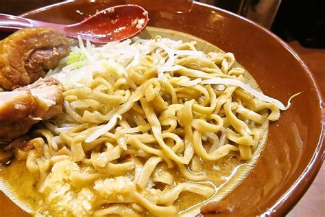 『ラーメン豚山』デカ盛り巨大すり鉢！味噌山大ぶた麺増し 2爆盛爆食 Food News フードニュース