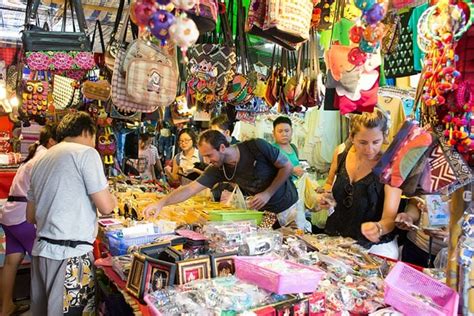 Chatuchak Market: The famous weekend market in Bangkok!