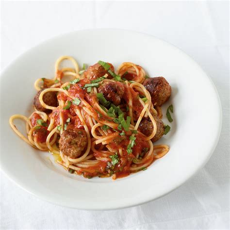 Spaghetti Mit Hackbaellchen Und Tomatensosse Ara Rezepte