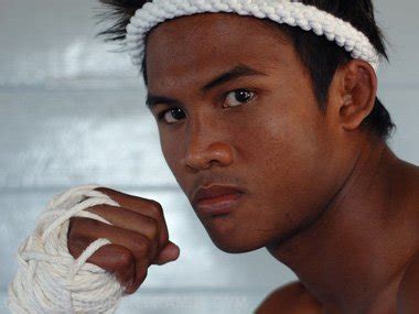 Muay Thai Boxing: Buakaw - Photo Gallery | Kickboxing | Training| Thai ...