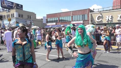 Mermaid Parade~coney Island~2016~sexcamaids Having Fun~nycparadelife