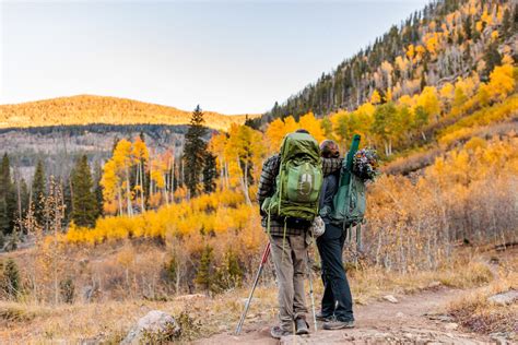 Colorado Lake Hiking Elopement - mountainmartaphotography.com