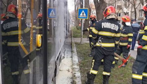 Un Tramvai Nou A Luat Foc La Timi Oara Persoane Au Fost N Pericol