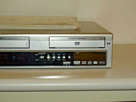 Sharp DV RW270 DVD Recorder VHS Videorecorder Inkl BDA 2 Jahre