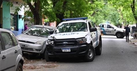 Un Polic A Se Descompens Perdi El Control Del Patrullero Y Choc Dos