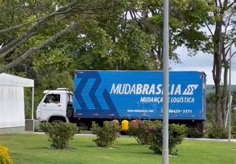 Caminhão De Mudança é Visto No Palácio Da Alvorada A 15 Dias Do Fim Do