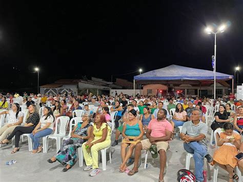 Prefeito Tony Brandão entrega nova obras como presente de Natal para