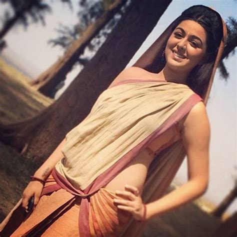 Hot Sexy Shafaq Naaz Bikini Pics