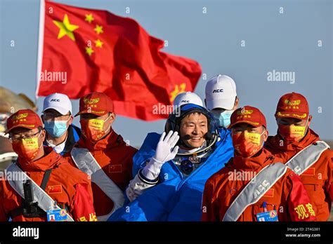 Dongfeng Landing Site St Oct Astronaut Gui Haichao Is Out Of