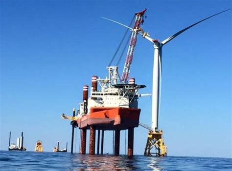 Rhode Island Deepwater Wind Just Installed The First Turbines Atop The Block Island Wind Farm