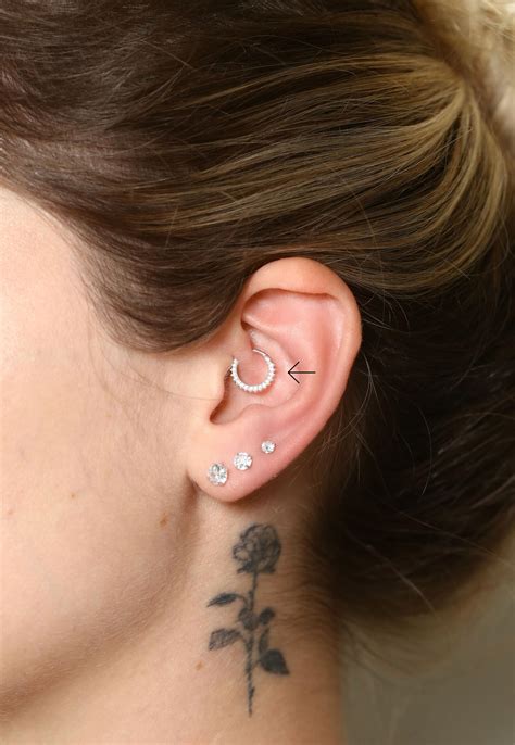 Comprar Piercing De Prata Argolinha Daith H Lix Cravejado R