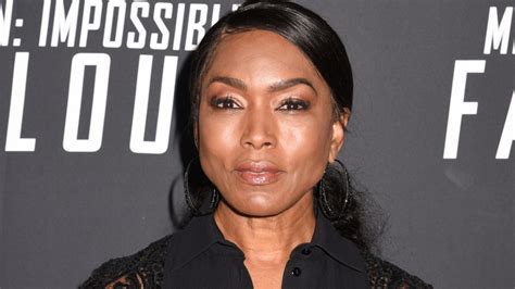 Angela Bassett Shows Off Impressive Body At Age 60 In Bikini Selfie