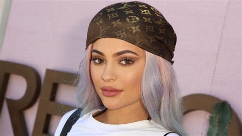 Kylie Jenner Shows Off Her Killer Curves In A Tiny Orange Bikini News