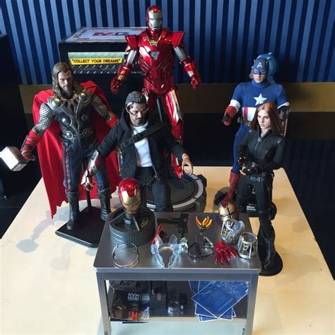Sixth Scale Figures By Hot Toys Stands Approximately 12 Inches Tall And Are Highly Articulated