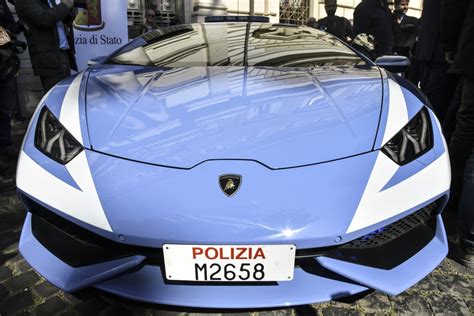 Descubrir 94 Imagen Lamborghini Policia Italiana Abzlocal Mx