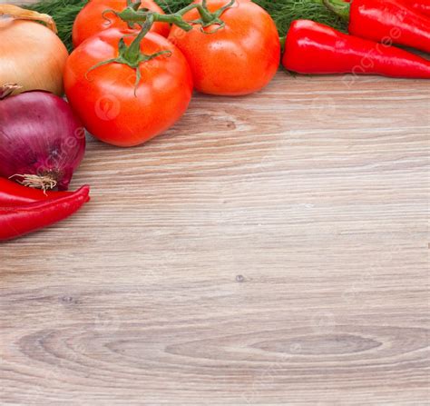 Fundo Placa De Madeira Em Branco Moldura De Legumes Coloridos