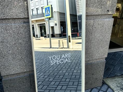 Зеркало Nude Story возле Черного озера район Вахитовский фото адрес на карте Казани как