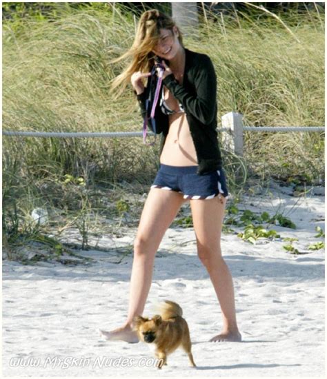 Mischa Barton Pictures Mrnudes Nude And Exposed Celebrity Movie