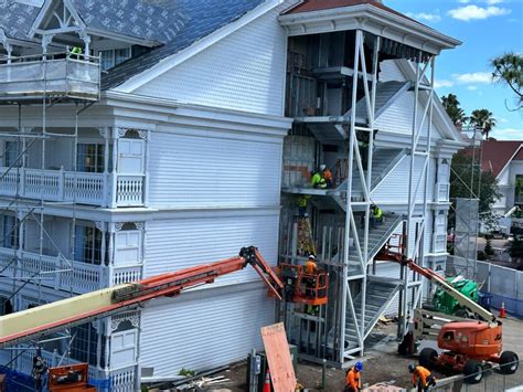 Red Shingles Restored As Refurbishment Of Sago Cay Building Continues