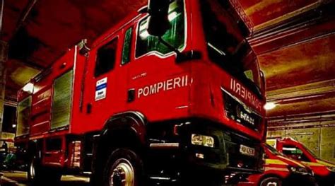 Incendiu într o parcare din Sectorul 2 al Capitalei Două mașini au