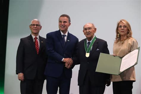 Seis Destacados Antioque Os Recibieron El Escudo De Antioquia