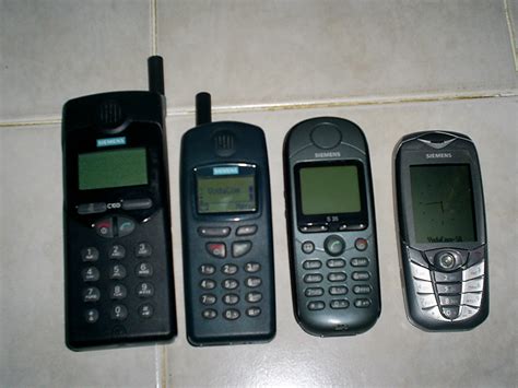 Lêer:Siemens C10D, C25, S35i, CX65 mobile phones.jpg - Wikipedia